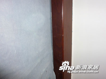门框有明显划痕